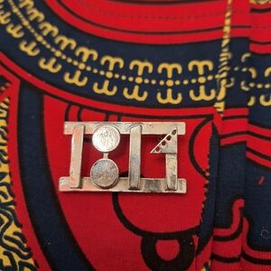 LOT (4) 90s various nostalgic pins.